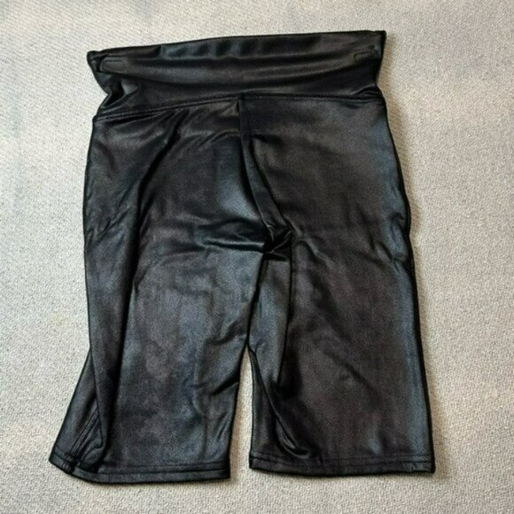 Spanx Shorts Black Size Small NWT Faux Leather Biker Sold Out - Picture 8 of 9